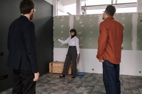 Чем управляющий проектом ремонта отличается от прораба и архитектора