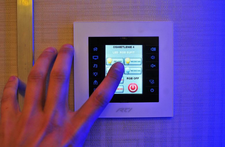 Как выбрать систему управления: DALI, 0-10V или ZigBee